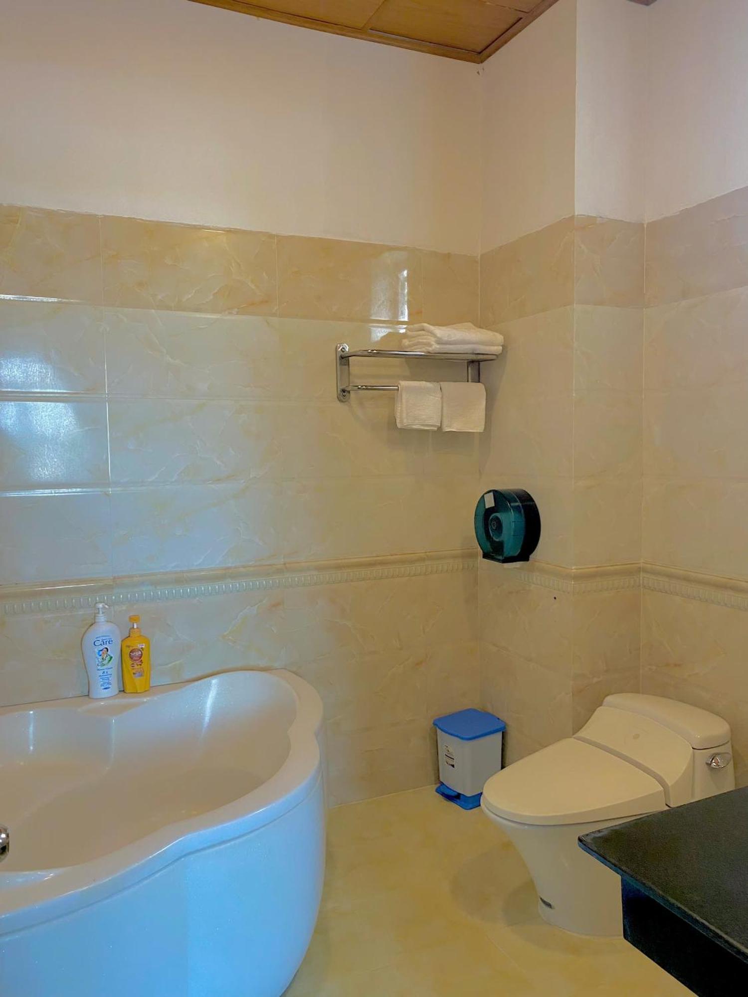 Phuc Hung 2 Hotel 락자 외부 사진